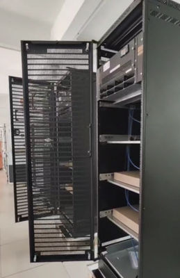 IP20 Специально изготовленная 1000A 2000A 3000A Большая электростанция 3 Фаза 380Vac 48Vdc Внутренняя телекоммуникационная система питания с Flatpack2 48/3000HE модуль FPC шкаф