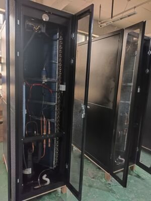 Встроенный воздушно-охлаждаемый точный центр обработки данных HVAC R410A Рефрижератор 25,2 кВт