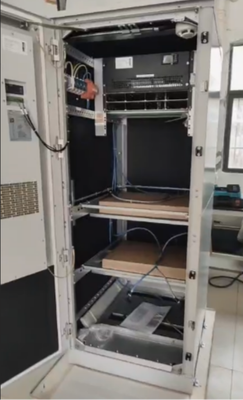 IP20 Специально изготовленная 1000A 2000A 3000A Большая электростанция 3 Фаза 380Vac 48Vdc Внутренняя телекоммуникационная система питания с Flatpack2 48/3000HE модуль FPC шкаф